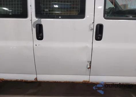 2005 Chevrolet Express from USA, damaged, VIN 1GCGG25U951269603